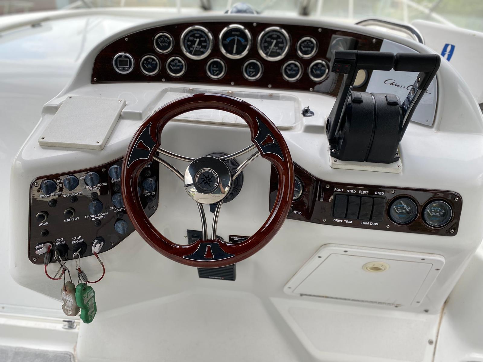 Łódź motorowa Chris Craft Crown 32